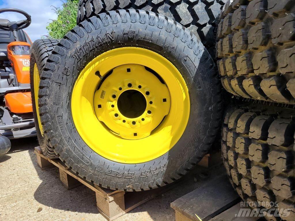 John Deere WHEELS Kompakttraktorer