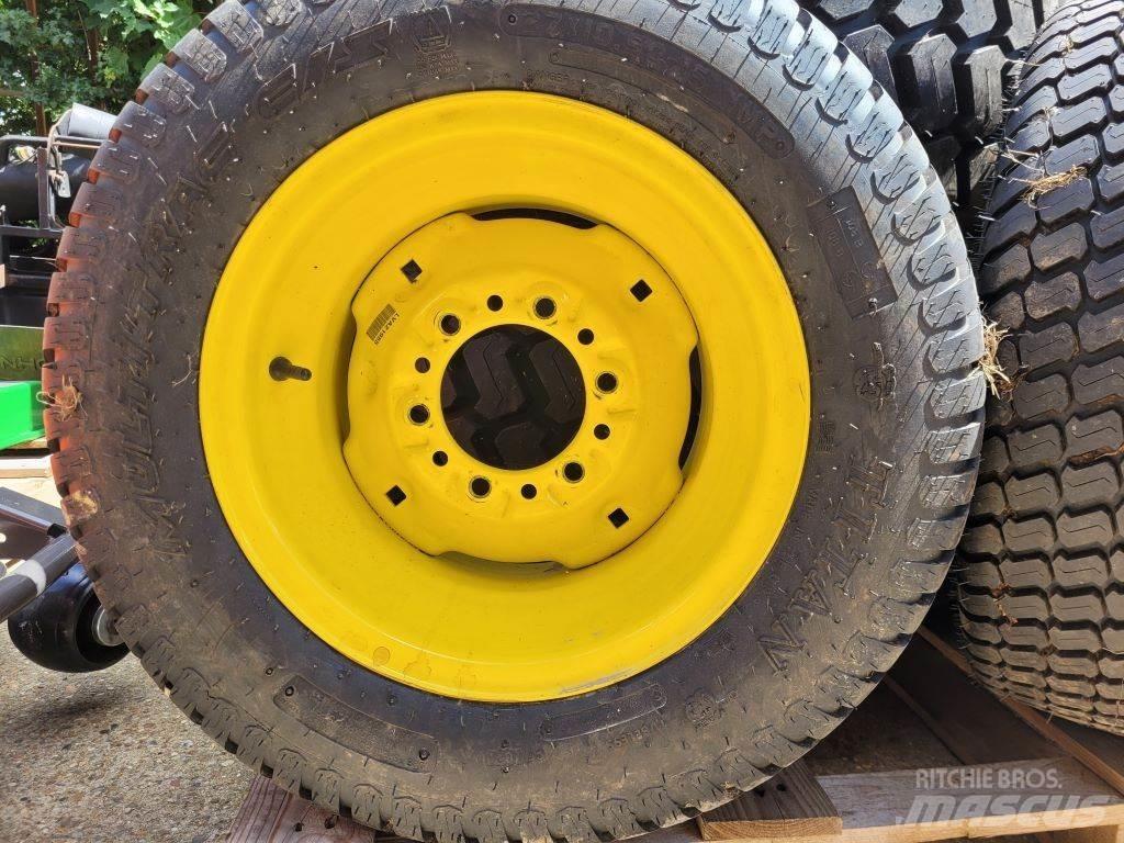 John Deere WHEELS Kompakttraktorer