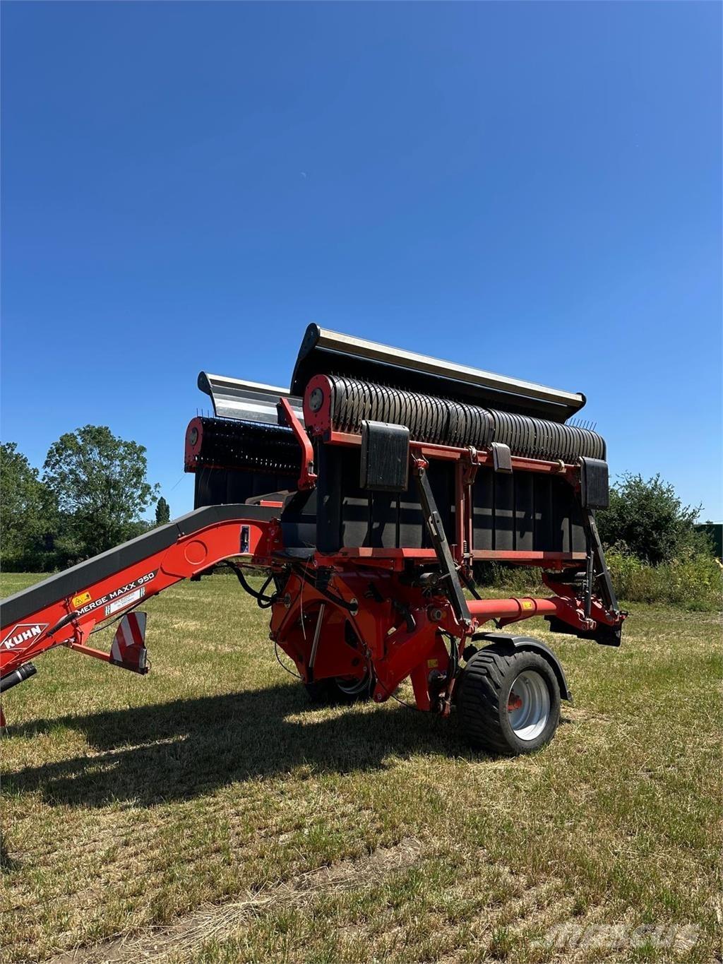 Kuhn MERGEMAXX950 Beitepussere og toppkuttere
