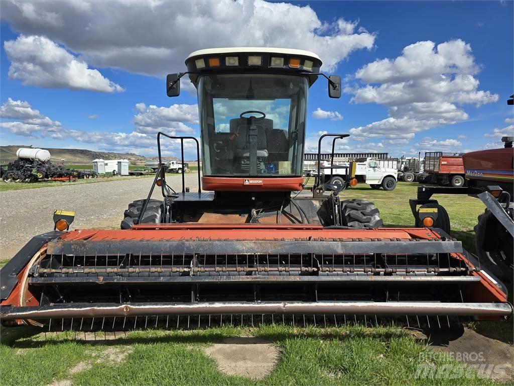 Hesston 8450 Svanser