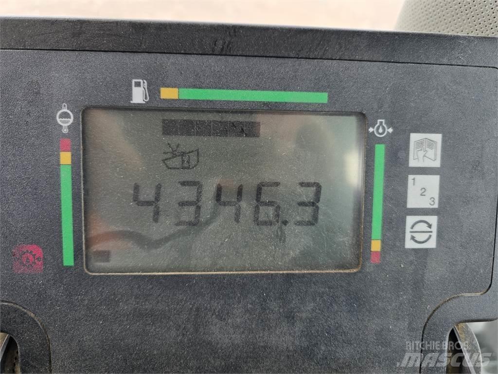 Hesston 8450 Svanser