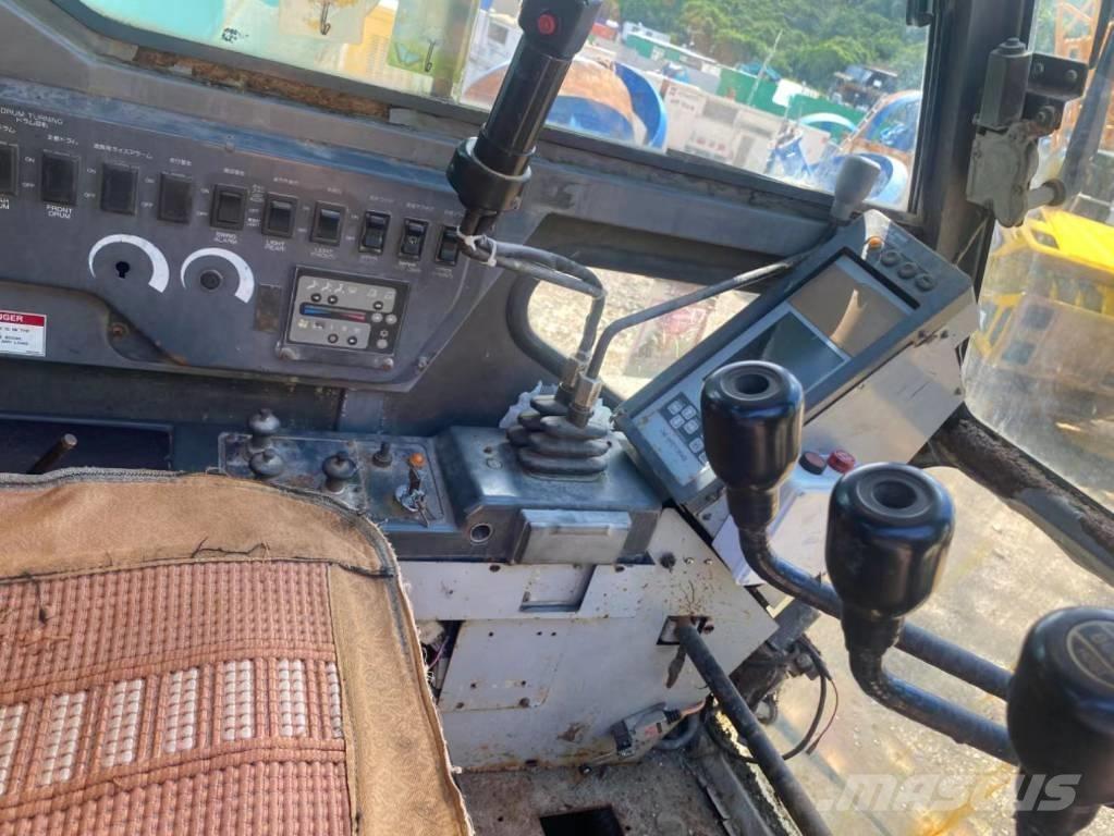 Kobelco CKE 2500 Beltegående Kran