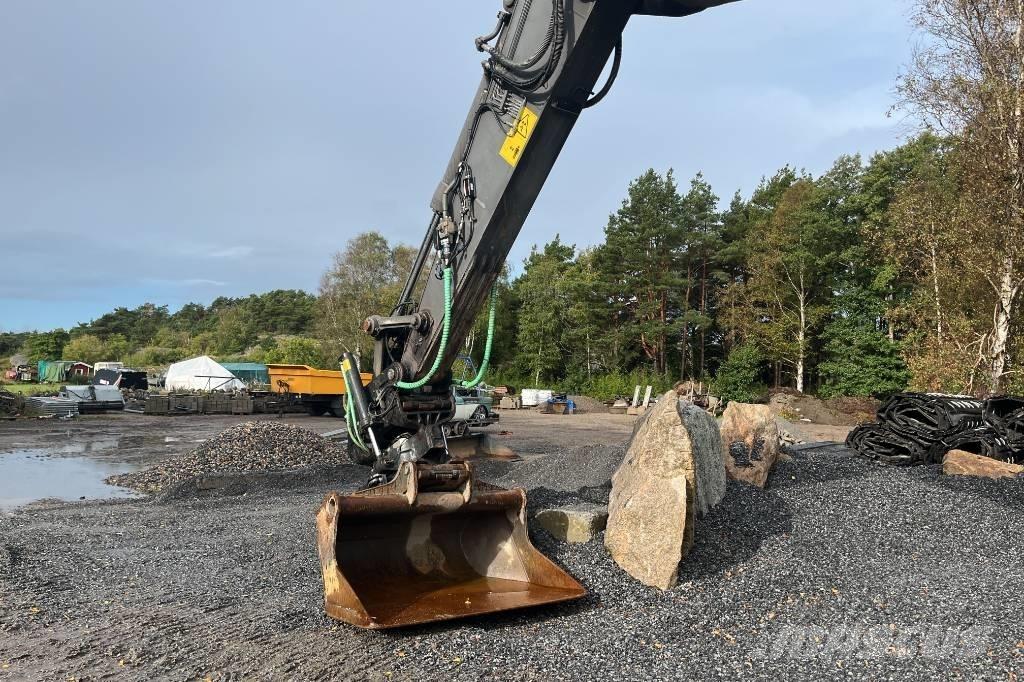 Volvo EC 220 DL Beltegraver