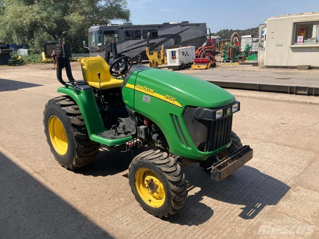 John Deere 3720 Traktorer