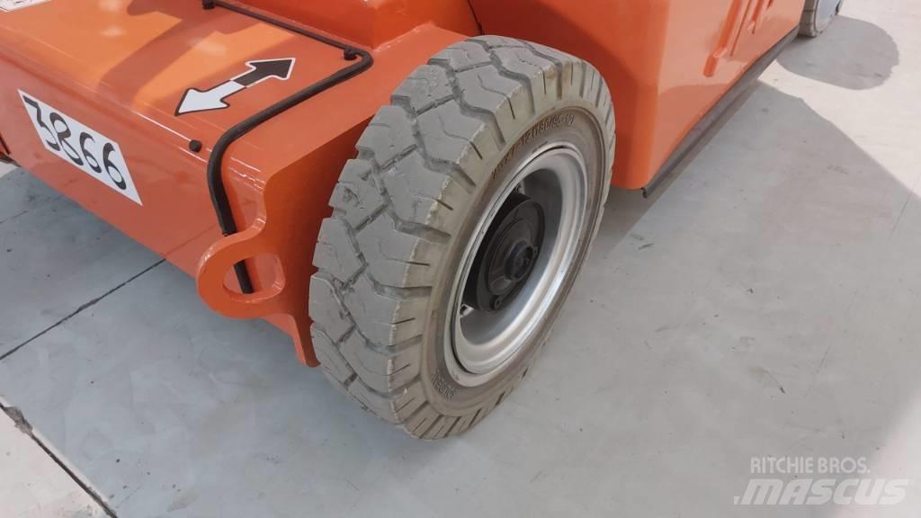 JLG E 400 AJPN Leddede bomlifter
