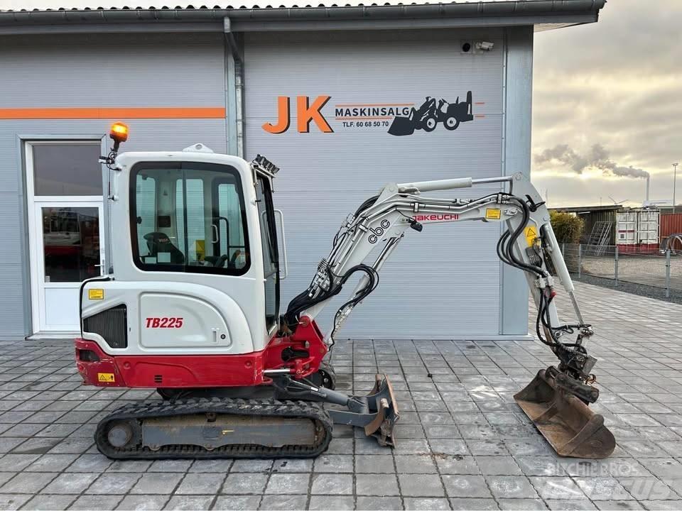 Takeuchi TB 225 Minigravere <7t