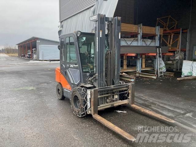 Doosan D35C-7 Diesel Trucker