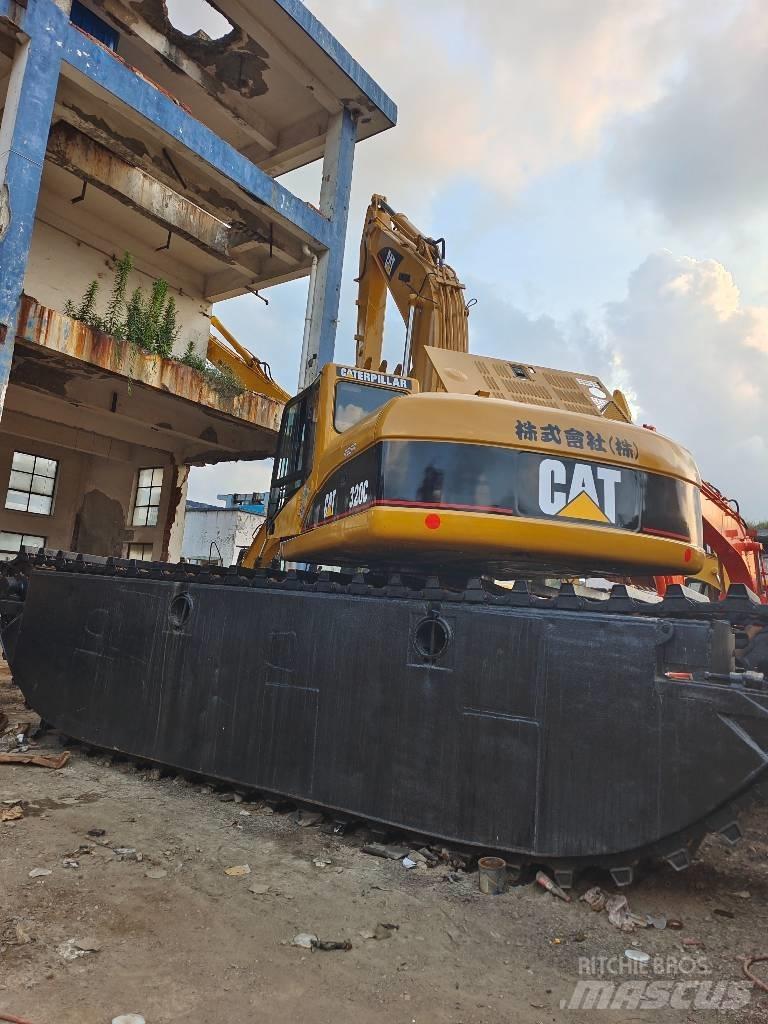 CAT 320 C Amfibiske Gravemaskiner