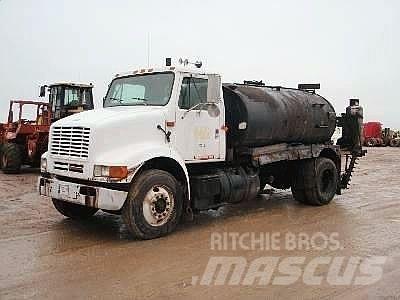 International 8100 Asfaltutleggere