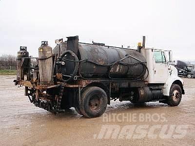 International 8100 Asfaltutleggere