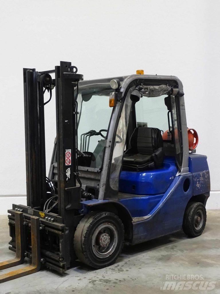 Cesab M325G Propan trucker