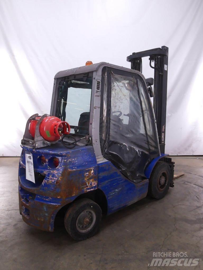Cesab M325G Propan trucker