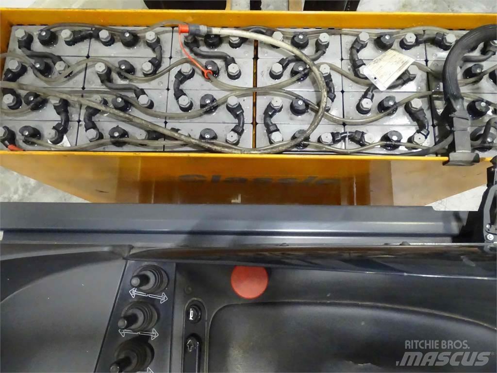 Still FM-SE14 Skyvemasttruck