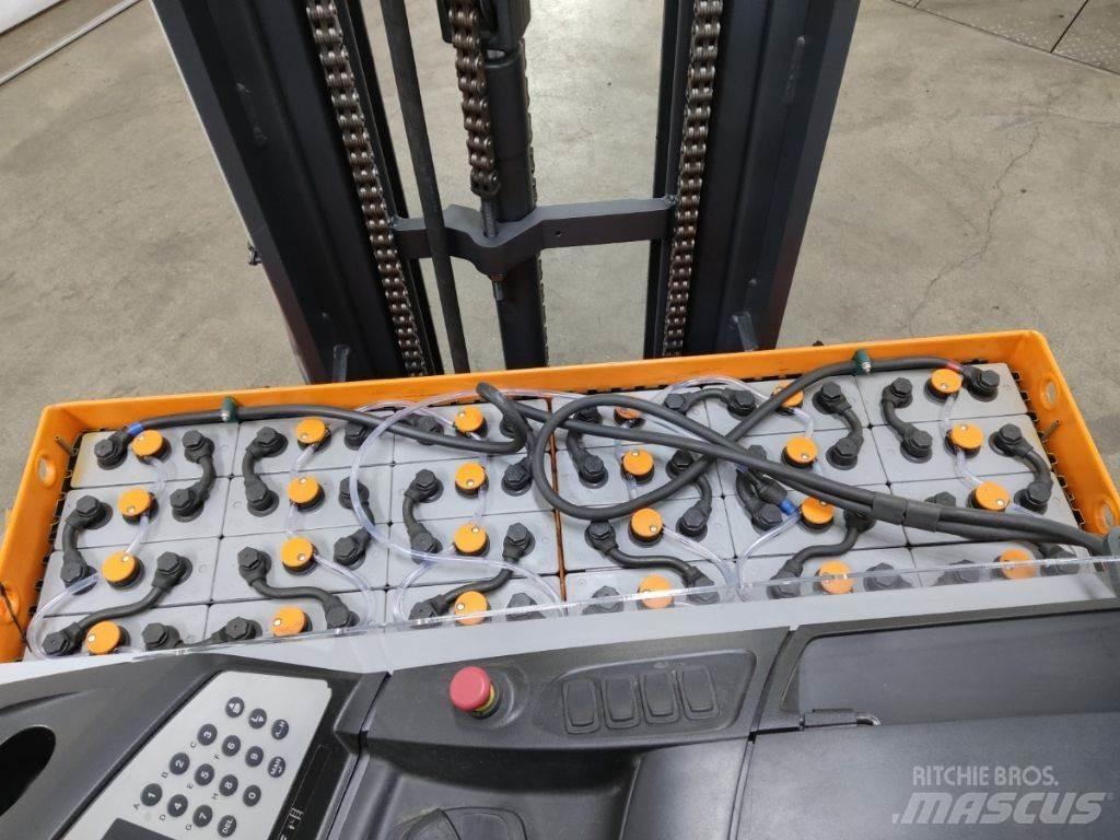 Still FM-X10 Skyvemasttruck