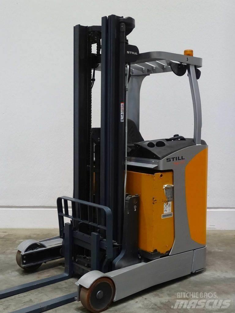 Still FM-X10 Skyvemasttruck