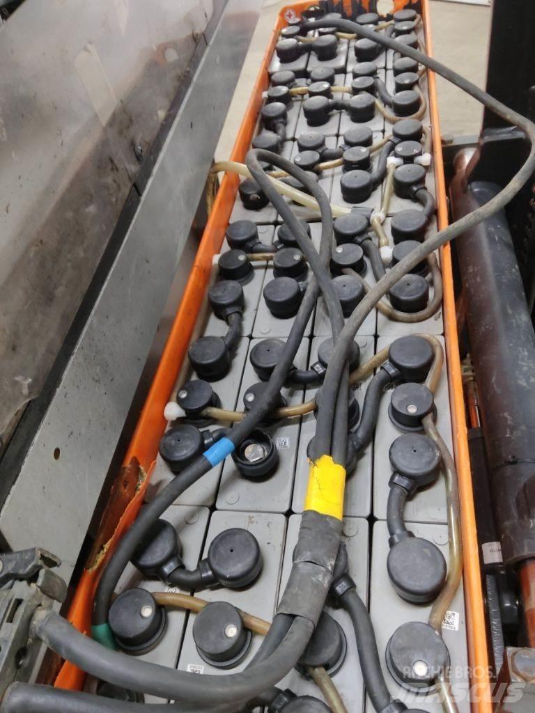 Still FM-X10 Skyvemasttruck