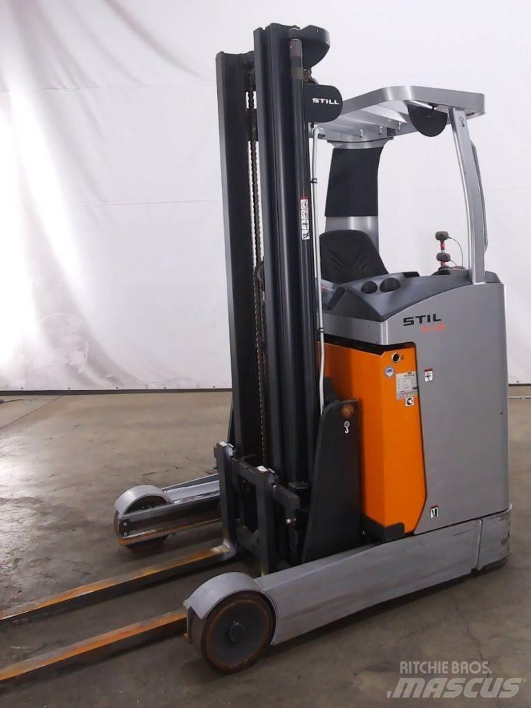 Still FM-X10 Skyvemasttruck