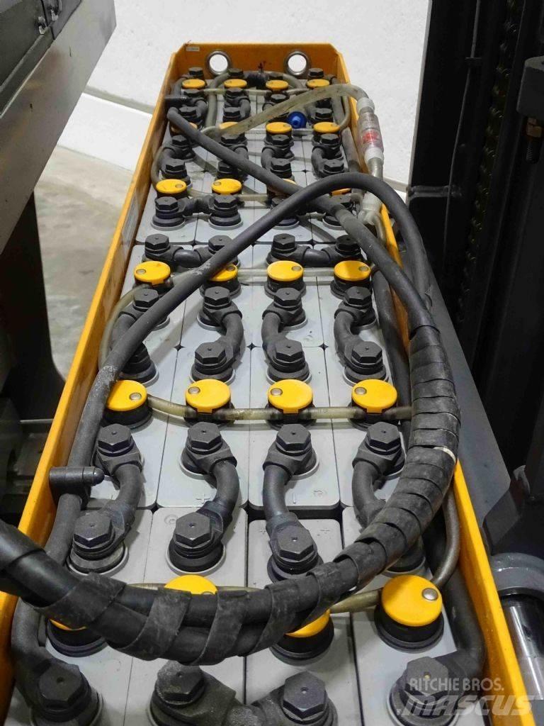 Still FM-X10 Skyvemasttruck