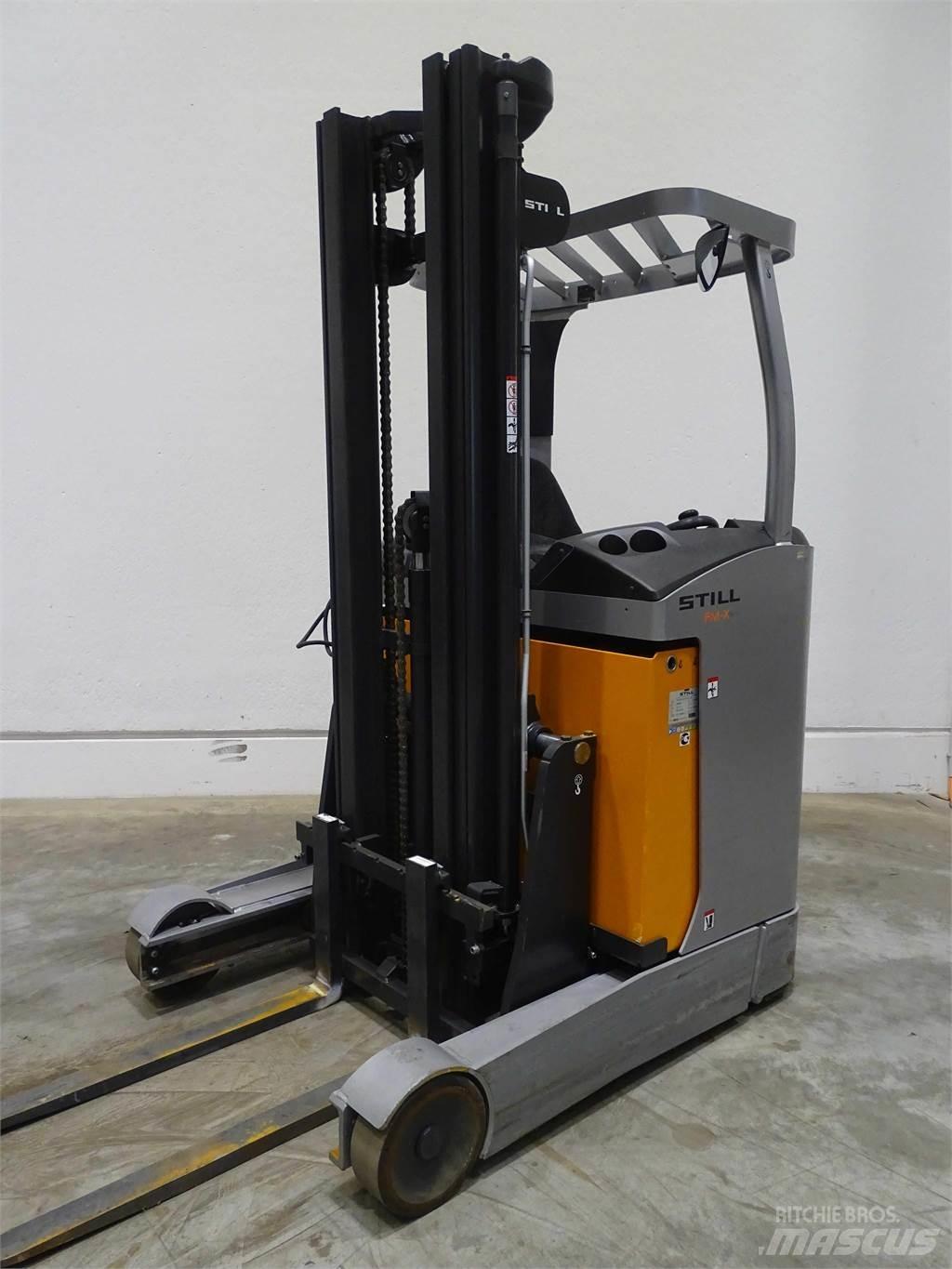 Still FM-X10 Skyvemasttruck