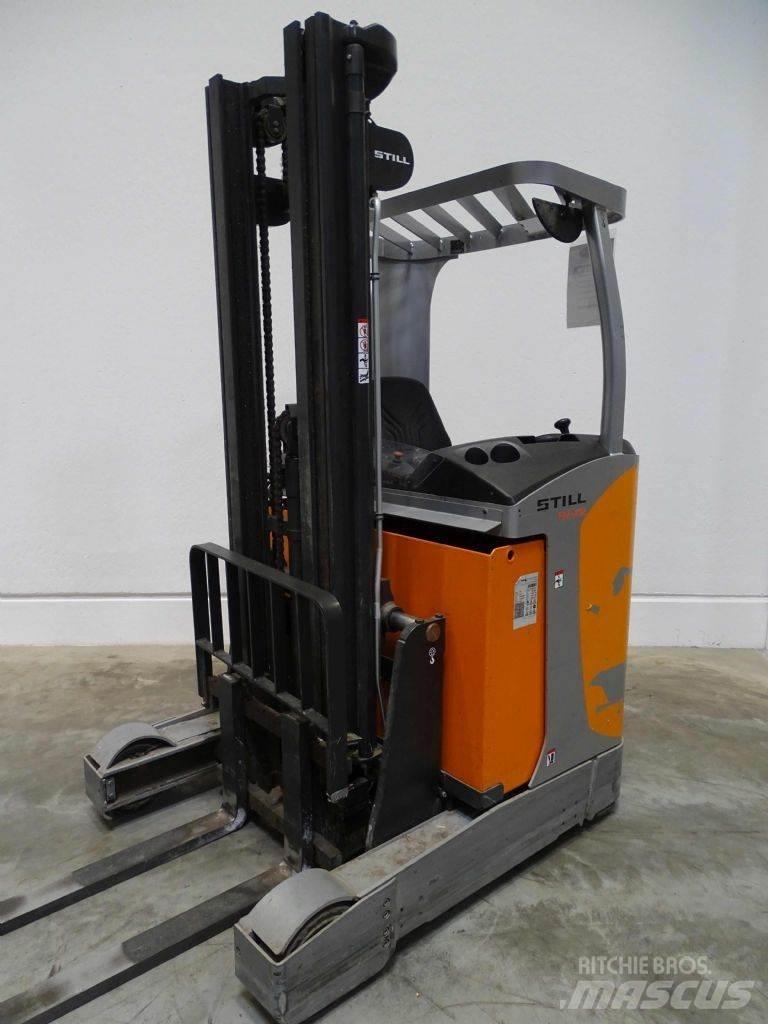 Still FM-X12 Skyvemasttruck