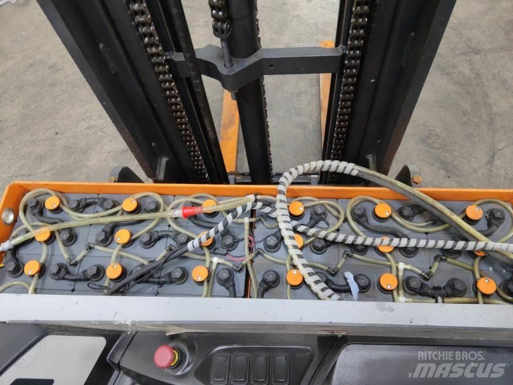 Still FM-X12 Skyvemasttruck