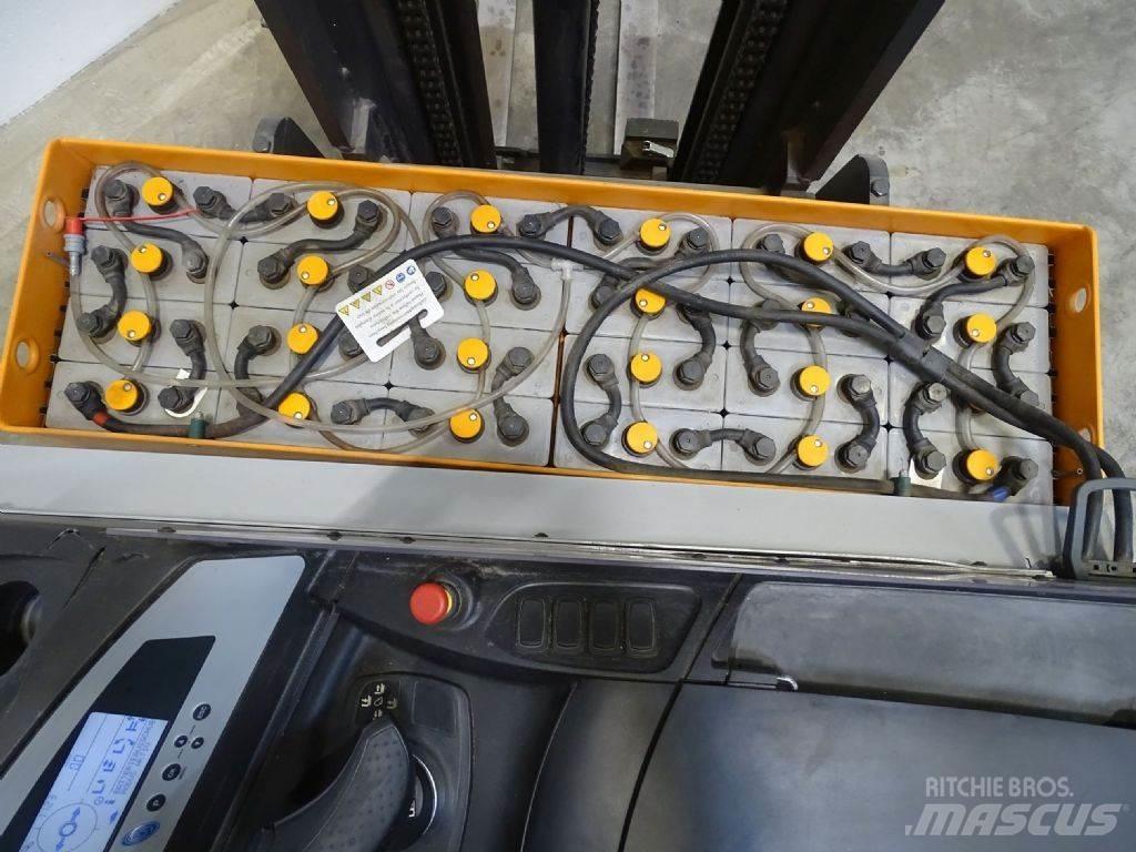 Still FM-X12 Skyvemasttruck