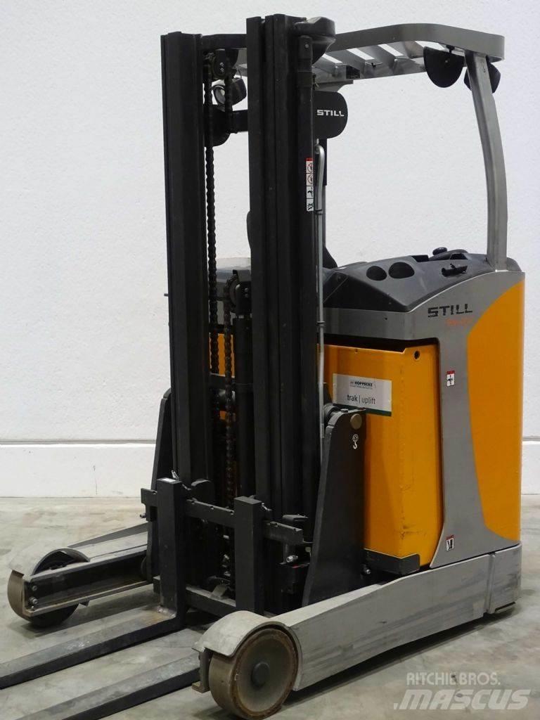 Still FM-X12 Skyvemasttruck
