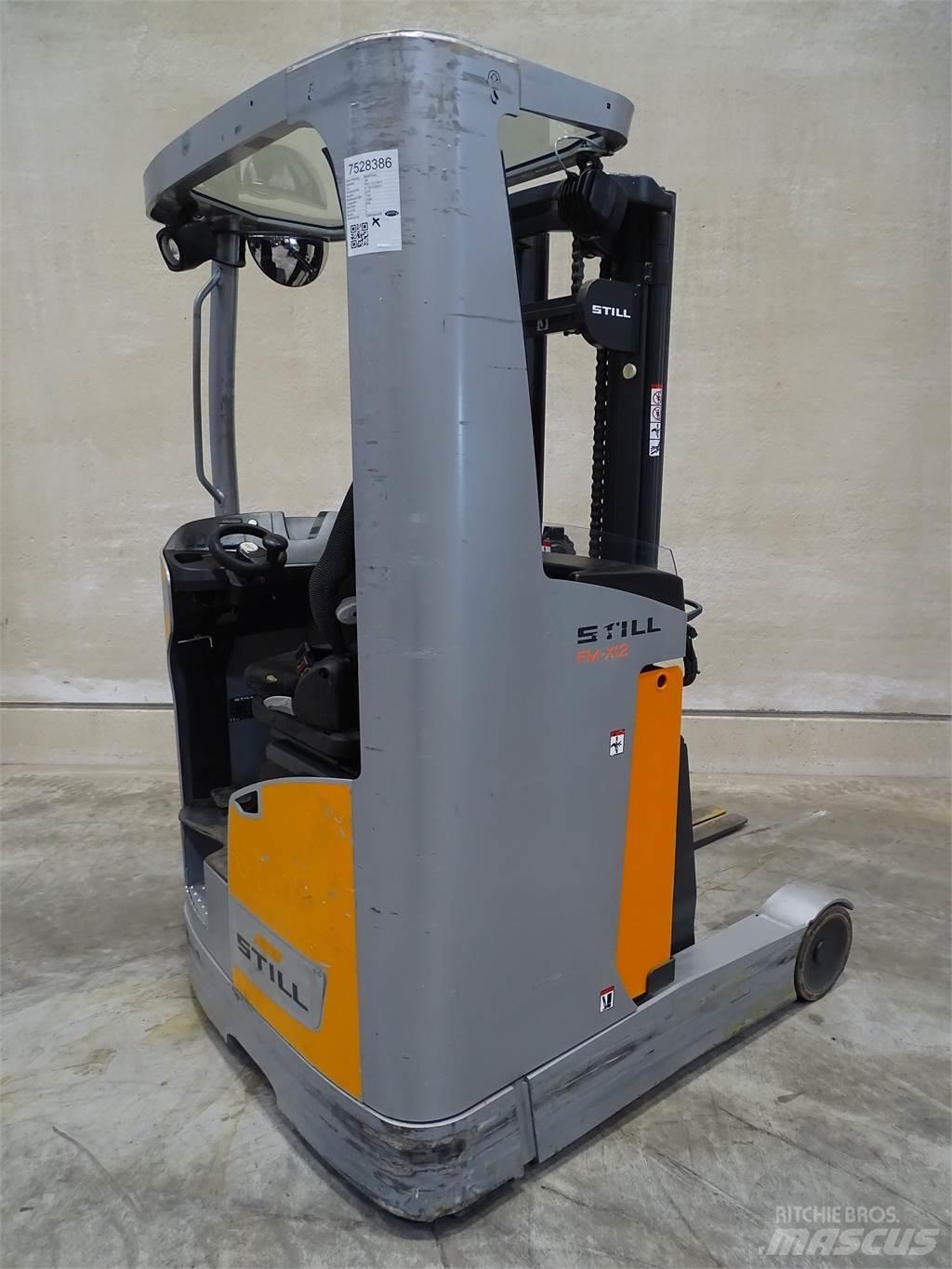 Still FM-X12 Skyvemasttruck