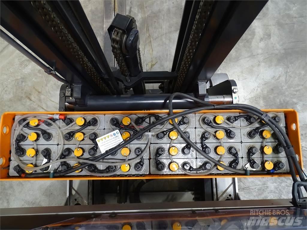 Still FM-X12 Skyvemasttruck