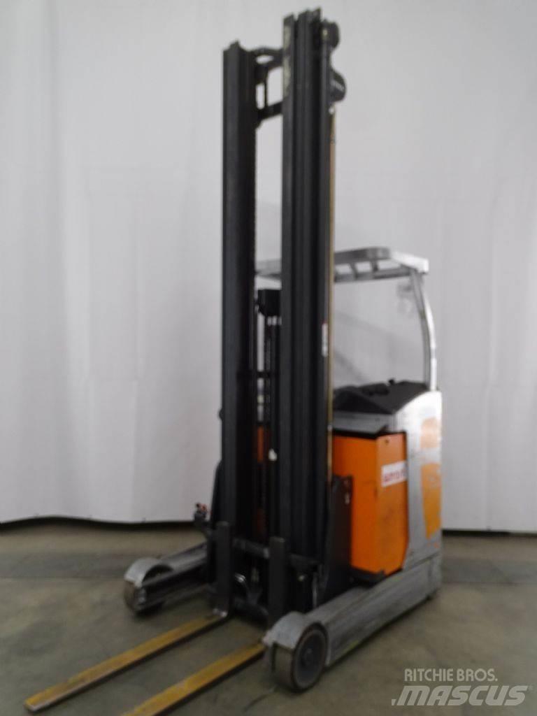 Still FM-X14 Skyvemasttruck