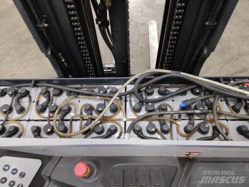 Still FM-X14 Skyvemasttruck