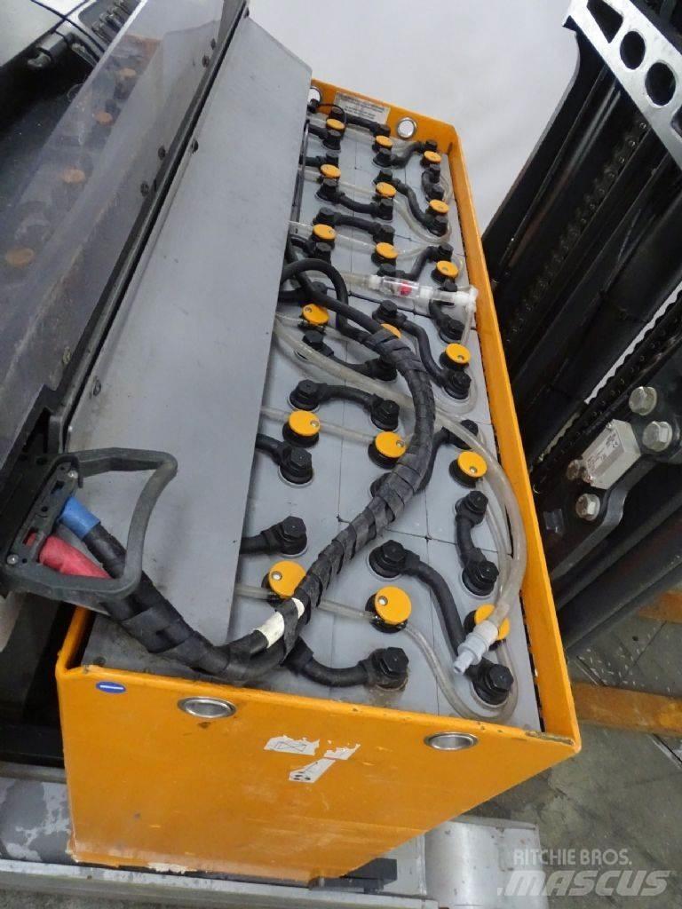 Still FM-X14 Skyvemasttruck