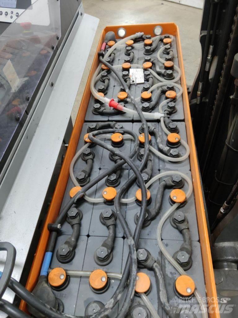 Still FM-X14 Skyvemasttruck