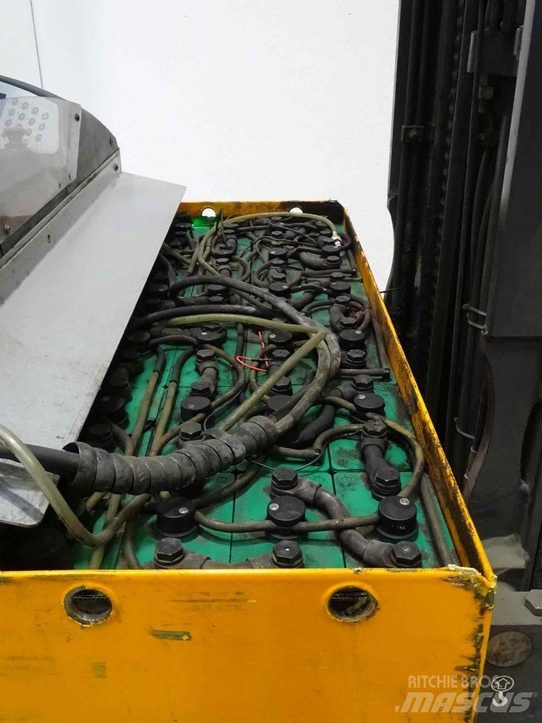 Still FM-X14 Skyvemasttruck