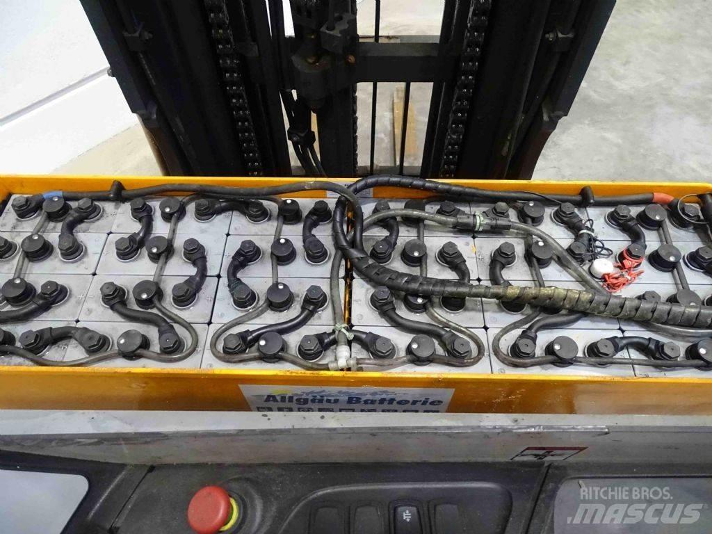 Still FM-X14 Skyvemasttruck