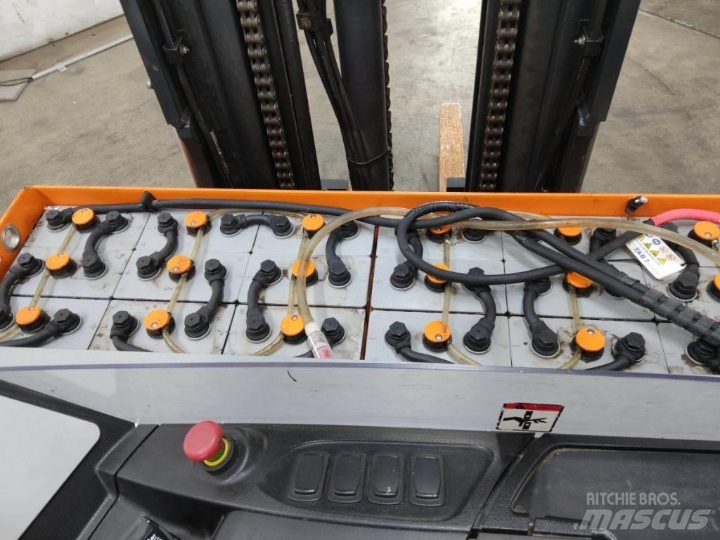 Still FM-X14 Skyvemasttruck