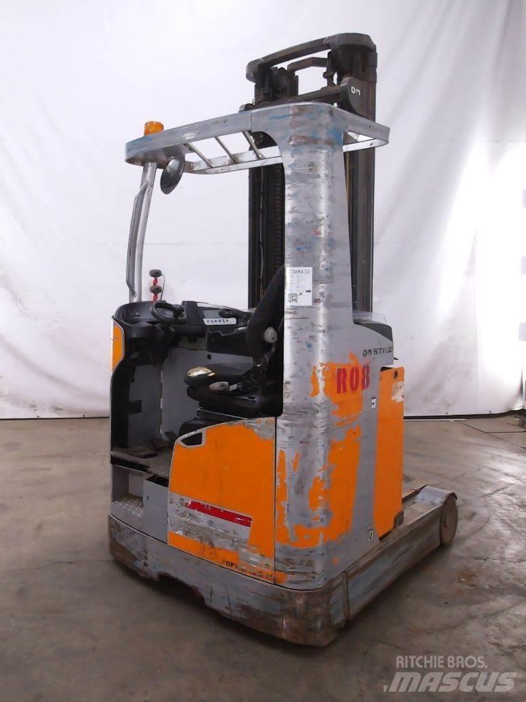 Still FM-X14 Skyvemasttruck