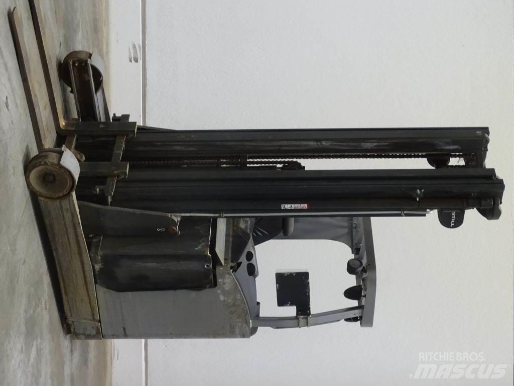 Still FM-X14 Skyvemasttruck