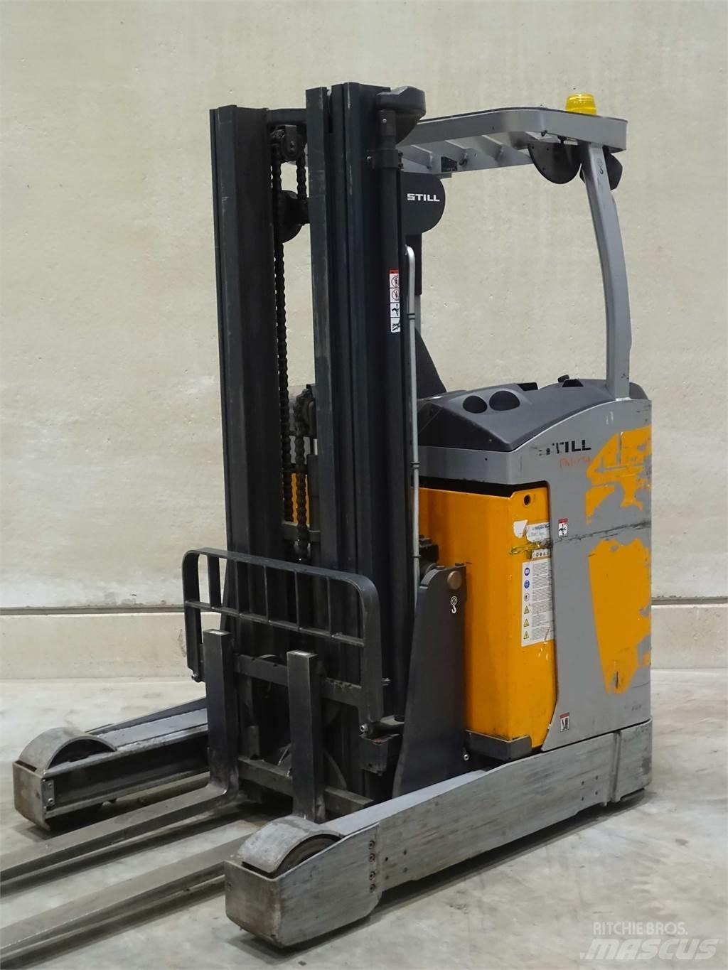 Still FM-X14 Skyvemasttruck