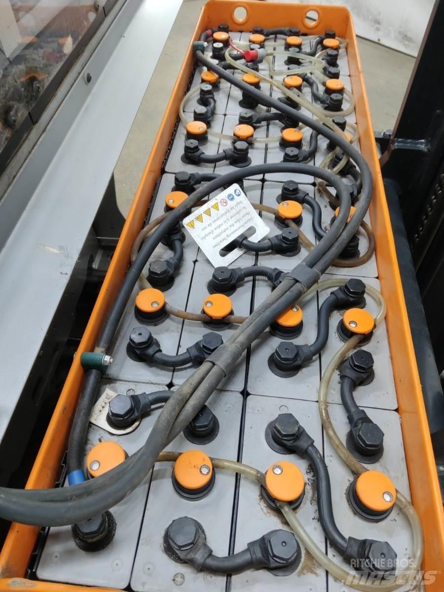 Still FM-X14 Skyvemasttruck
