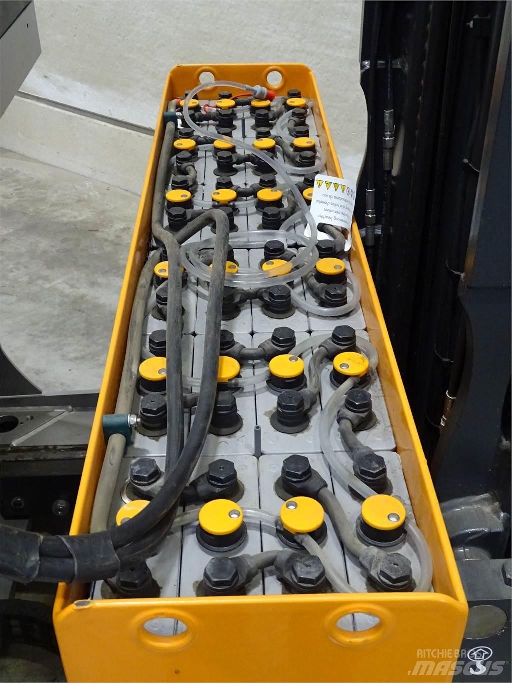 Still FM-X14 Skyvemasttruck
