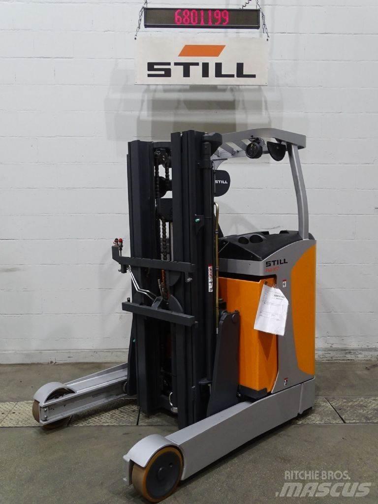 Still FM-X17 Skyvemasttruck