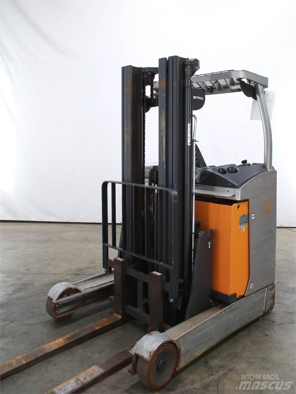 Still FM-X17 Skyvemasttruck