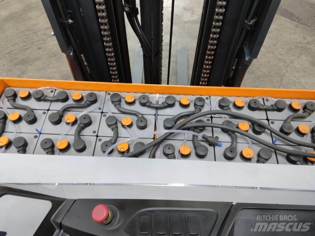 Still FM-X17 Skyvemasttruck