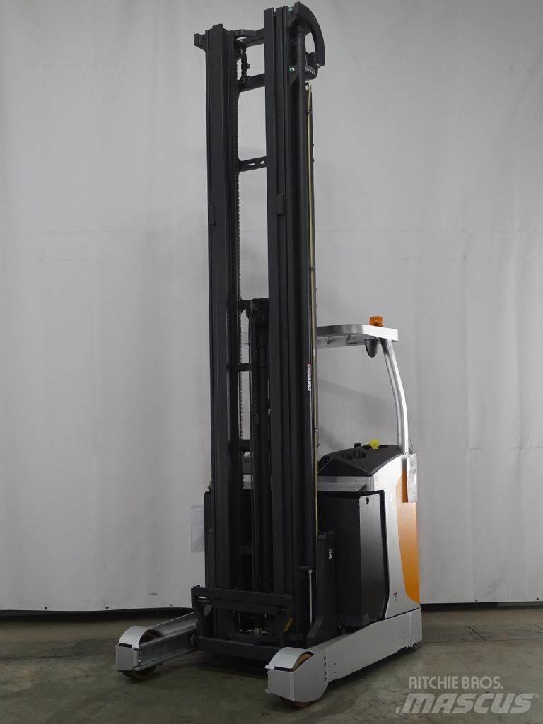 Still FM-X17 Skyvemasttruck