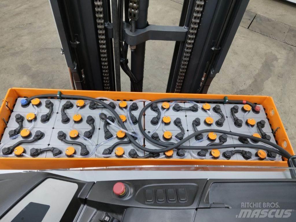 Still FM-X17 Skyvemasttruck