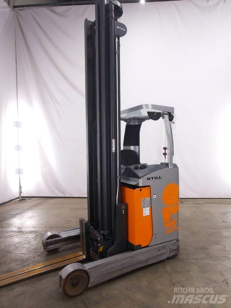 Still FM-X17 Skyvemasttruck