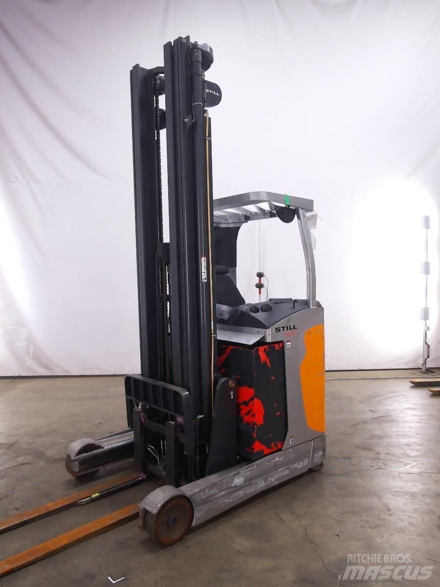 Still FM-X17 Skyvemasttruck