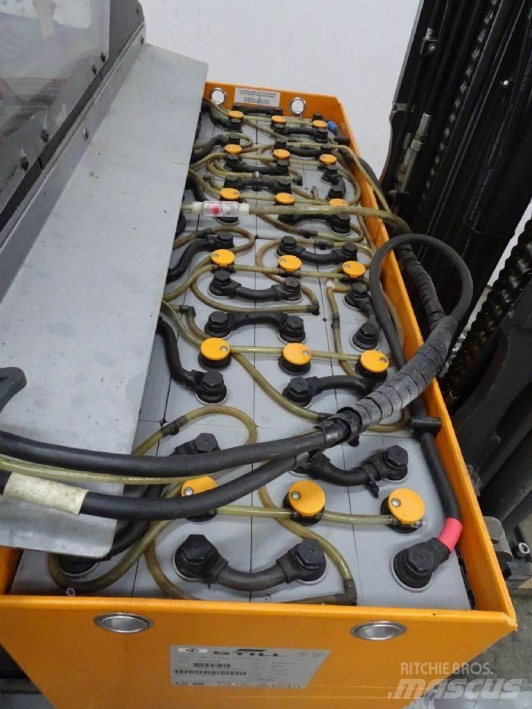 Still FM-X17 Skyvemasttruck