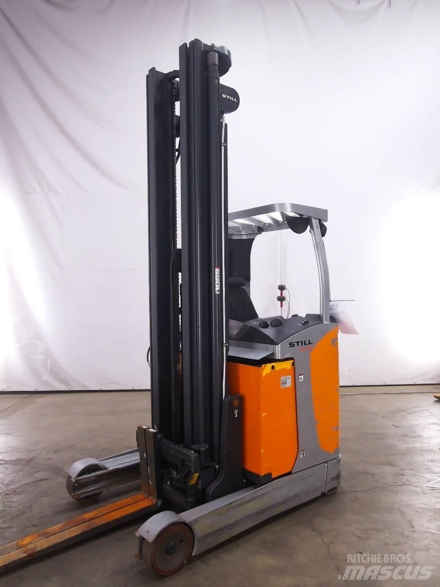 Still FM-X17 Skyvemasttruck